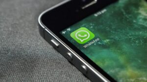 Article : Les statuts WhatsApp … des vrais murs de lamentations